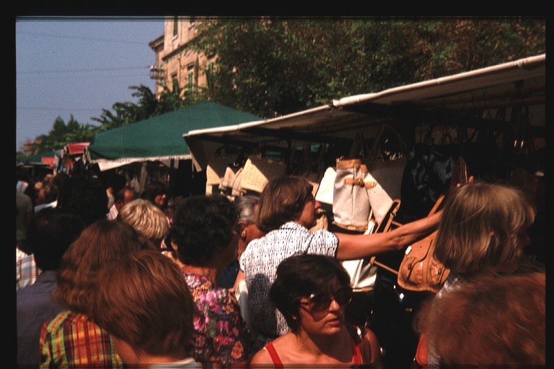 11.Cecine jul 1977 Ilse,Mama,Peter.JPG